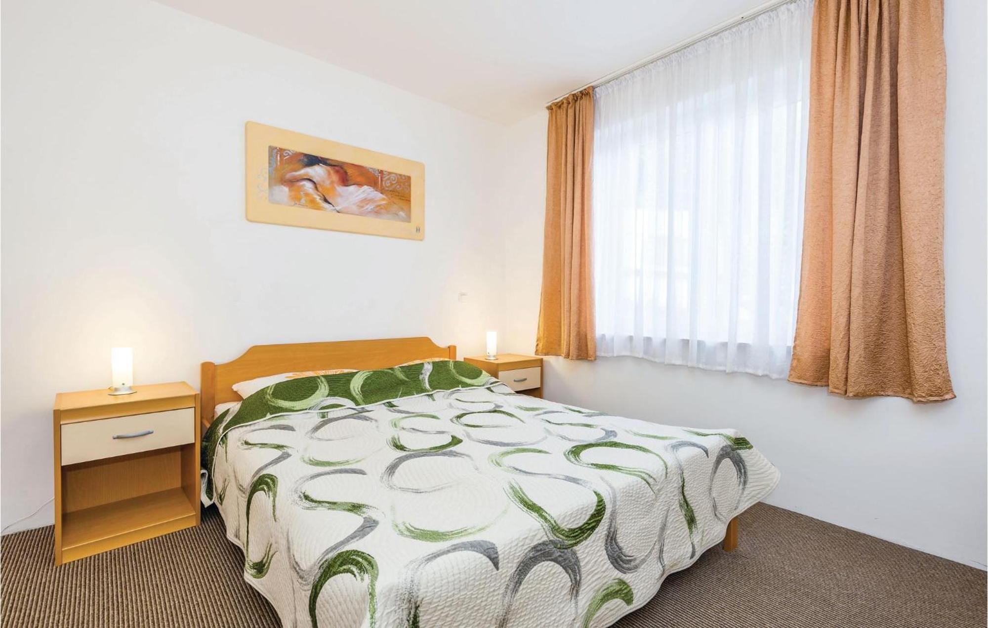 Stunning Apartment In Мощеничка-Драга Экстерьер фото