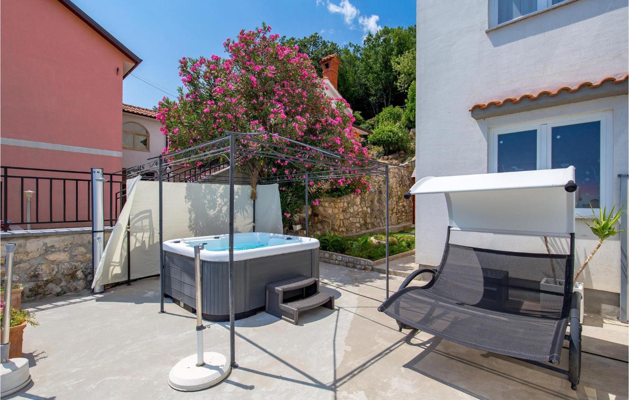 Stunning Apartment In Мощеничка-Драга Экстерьер фото