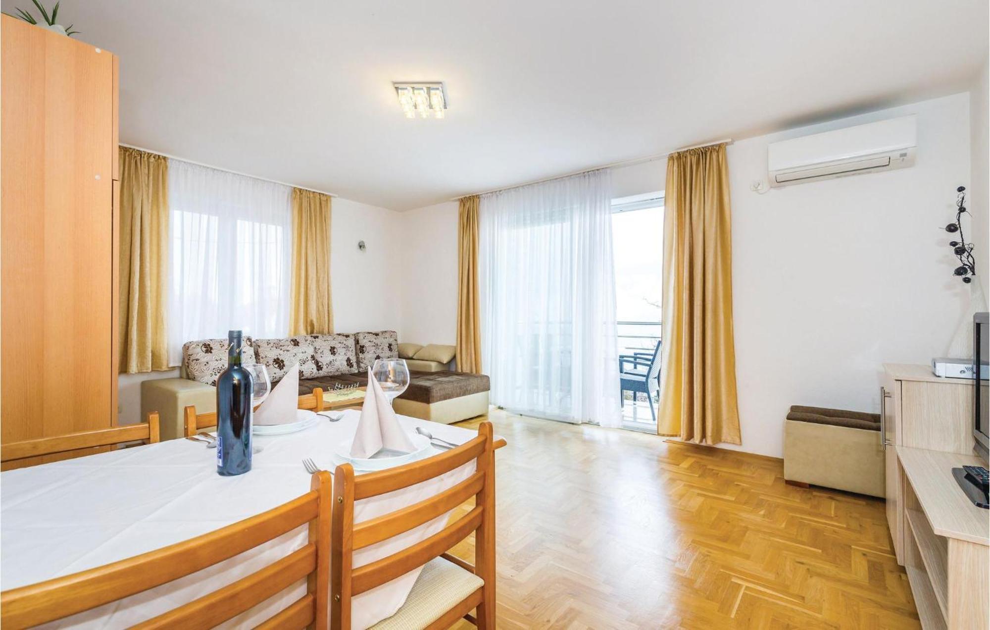 Stunning Apartment In Мощеничка-Драга Экстерьер фото